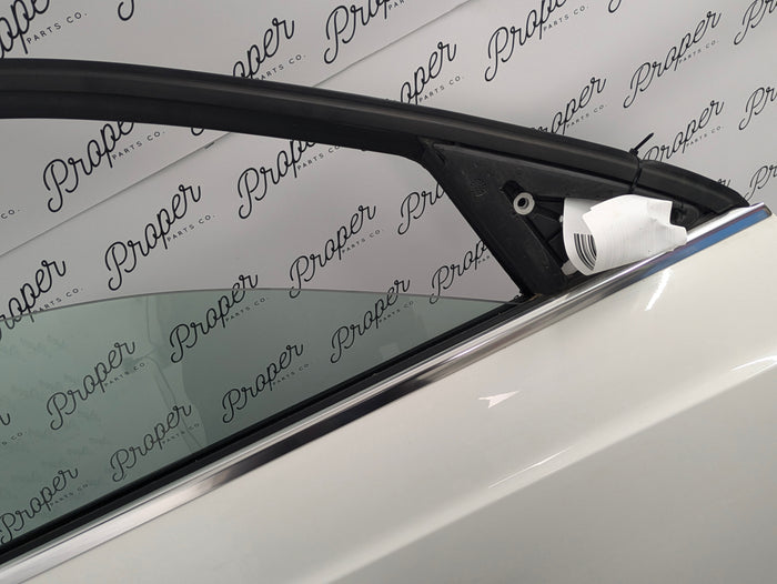 2018 Audi 8U Q3 Front Right Passenger Door Panel Cortina White 8U0831052C *Damaged*