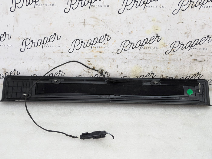 2018 Chevrolet 6th Gen Camaro 2SS Coupe Left Or Right Side Illuminated Door Sill Trim Panel 84127637 *DAMAGED*