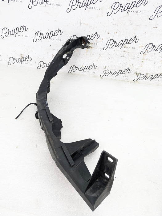 BMW E90 E91 325xi 335xi 330xi 328xi 323i Pre-LCI Right/Passenger Side Headlight Mounting Bracket 7116708