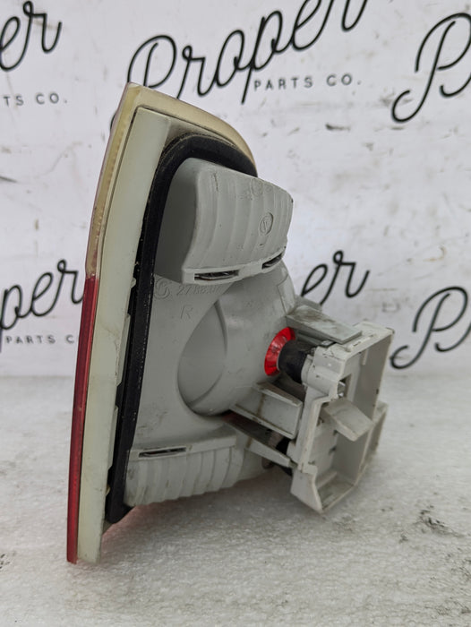 BMW E61 530xi 550i 545i 525xi Right Trunk Lid Inner Tail Light 6925894 *Damage*