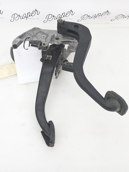 BMW E92 E93 E90 M3 Manual Transmission Clutch & Brake Pedal Assembly 6761310/35316761310