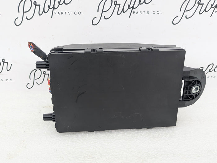 2021 Volvo V60 T6 R-Design Interior Cabin Fuse Relay Box Block Module 32142591