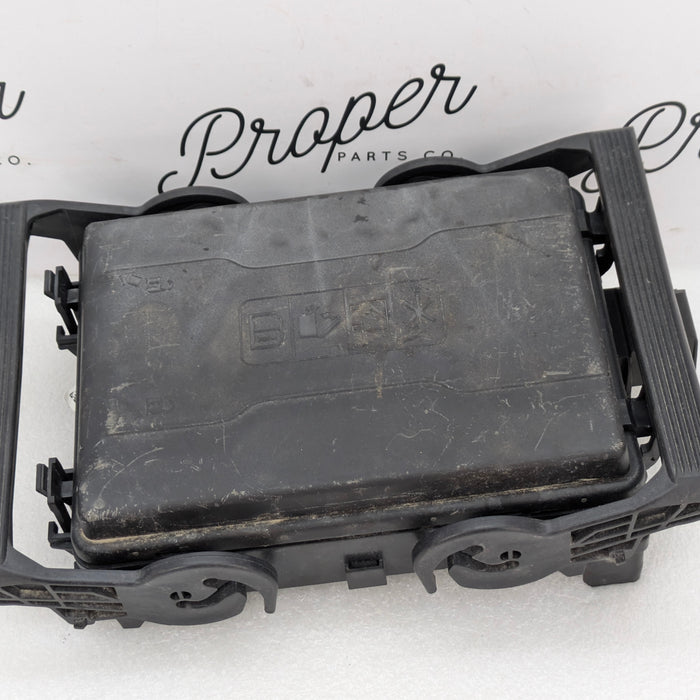 Chevrolet C7 Corvette Stingray Engine Bay Fuse Panel Junction Box 80409255 *DAMAGED*