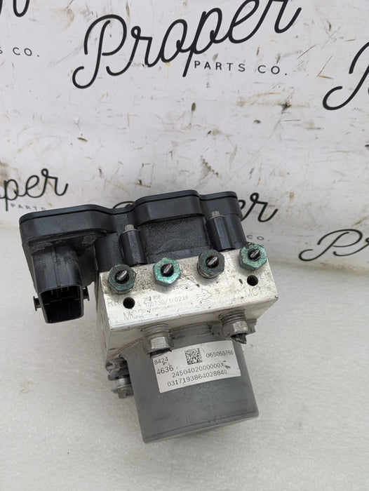 2018 Chevrolet 6th Gen Camaro 2SS ABS Anti-Lock Brake Hydraulic Pump Control Module 84244636
