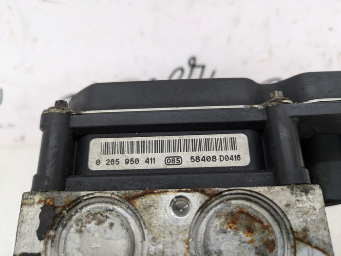 BMW E61 530xi Abs Anti Lock Brake Pump 6772449
