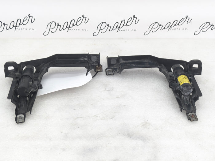 E46 M3 330ci 328ci 325ci 323ci 320i Headlight Bracket & Washer Sprayers Set Left Right 1301073017/1301073018