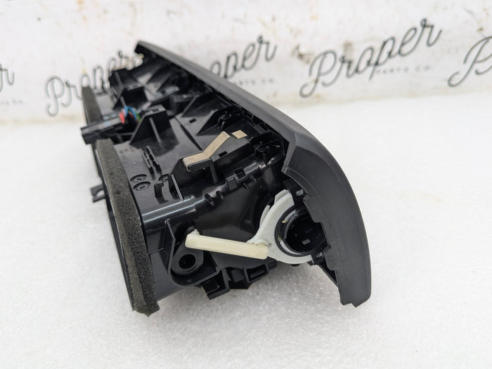 BMW F22 228xi M235xi 230xi M240xi Center Dashboard Air Vent & Trim 9317945 *DAMAGED*