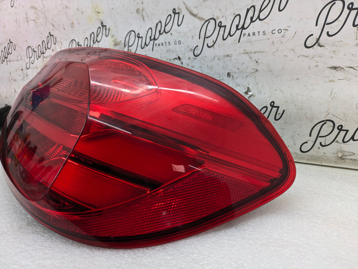 BMW F32 F36 F33 435xi 428xi 440xi 430xi Pre-LCI Right/Passenger Side Outer Tail Light 7296100 *NOTE*