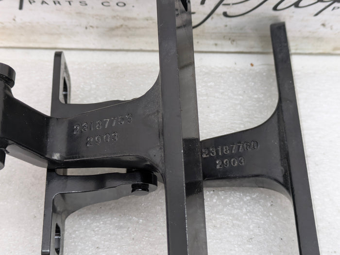 Chevrolet C7 Corvette Stingray Z51 Rear Left & Right Hatch Trunk Lid Hinge Set 23187759/23187760