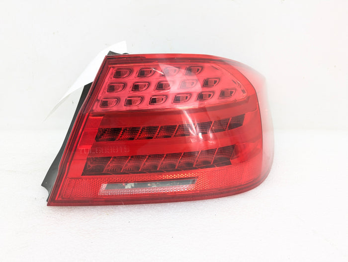 BMW E92 LCI M3 335xi 328xi Right Outer LED Tail Brake Turn Signal Light 7251960