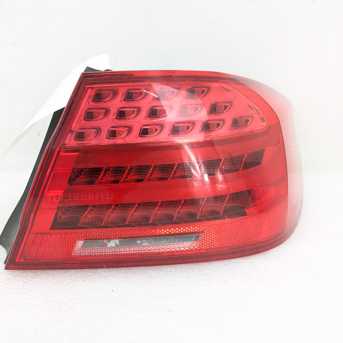 BMW E92 LCI M3 335xi 328xi Right Outer LED Tail Brake Turn Signal Light 7251960
