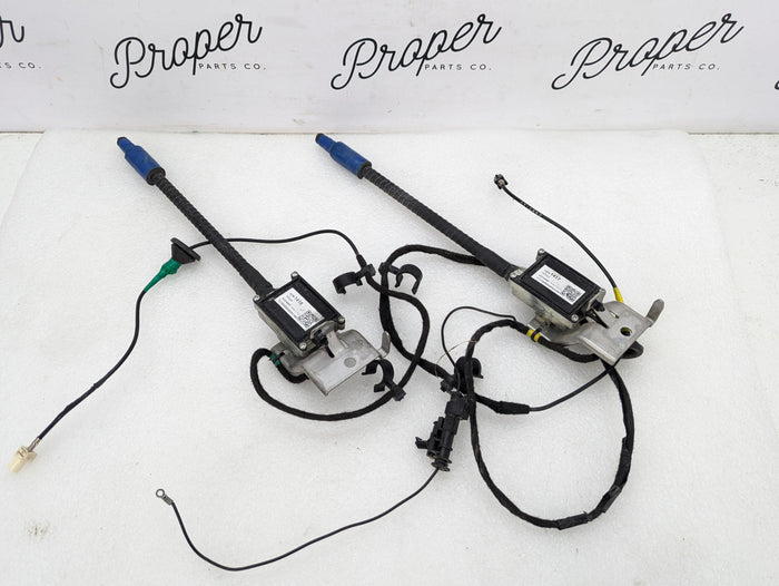 Chevrolet C7 Corvette Stingray Left & Right Radio Antenna Amplifier Set W/O Digital Audio 23361416/23361417