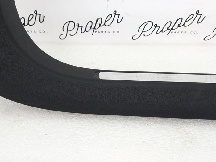 2021 Volvo V60 T6 R-Design Front Right Door Sill Trim 31468387