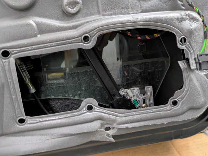 Porsche 996.2 911 Carrera 4 Cabriolet Convertible Left/Driver Side Complete Door Assembly Schwarz/Black (041)