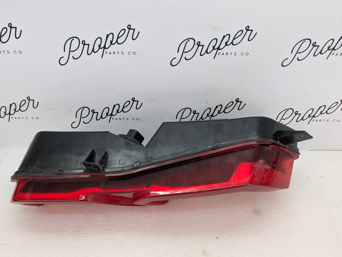 Chevrolet C7 Corvette Stingray Rear Left/Driver Side Tail Light 23170469 *DAMAGED*