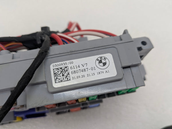 BMW G22 G23 G20 G26 430ix 330ix 330ex Front Engine Bay Power Distribution Fuse Box Panel Junction 6807487