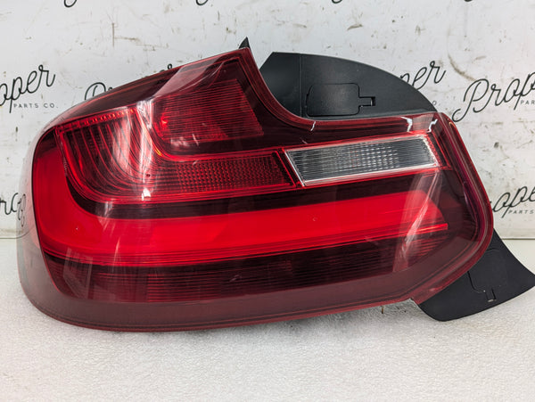 BMW F22 F23 228xi M240xi M235xi 230xi F87 M2 Pre-LCI Left/Driver Side Tail Light Assembly 7295427