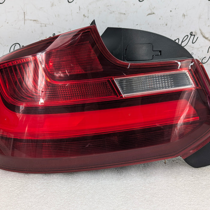 BMW F22 F23 228xi M240xi M235xi 230xi F87 M2 Pre-LCI Left/Driver Side Tail Light Assembly 7295427