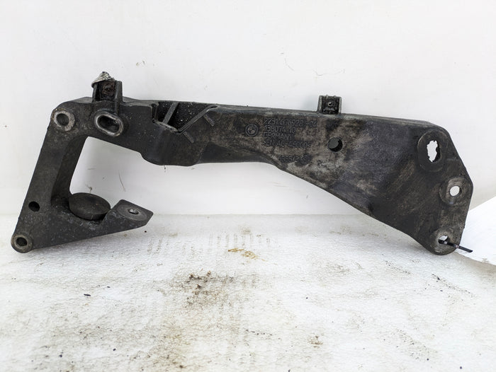 BMW E90 E91 E92 335xi 328xi AWD Transmission Gearbox Cross Member Support Bracket 6769281
