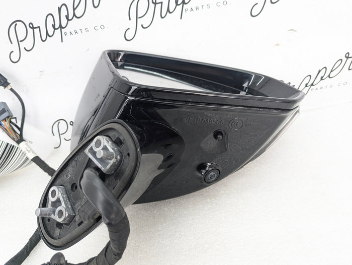 2021 Volvo V60 T6 R-Design Right/Passenger Side View Mirror W/Camera
