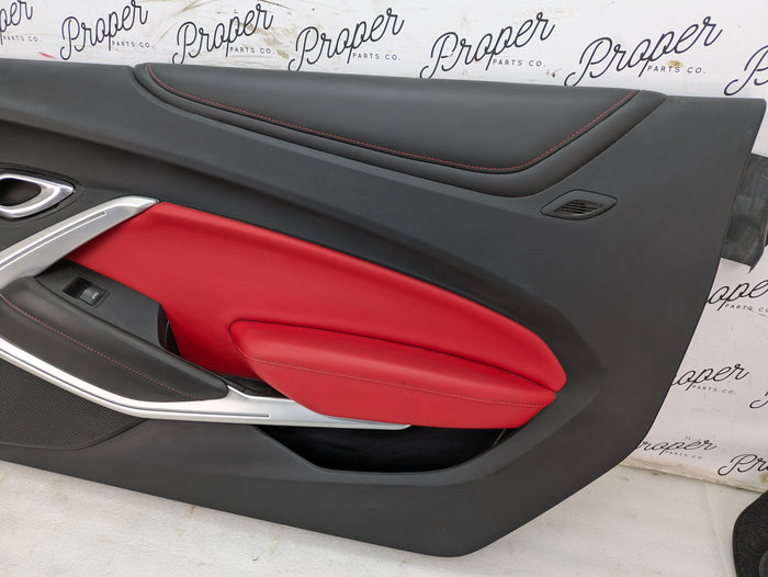 2018 Chevrolet 6th Gen Camaro 2SS Right/Passenger Side Door Panel Card Black/Adrenaline Red (H16) W/Bose 84165451