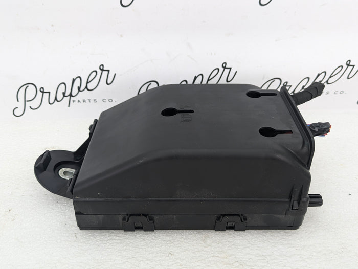 2021 Volvo V60 T6 R-Design Interior Cabin Fuse Relay Box Block Module 32142591