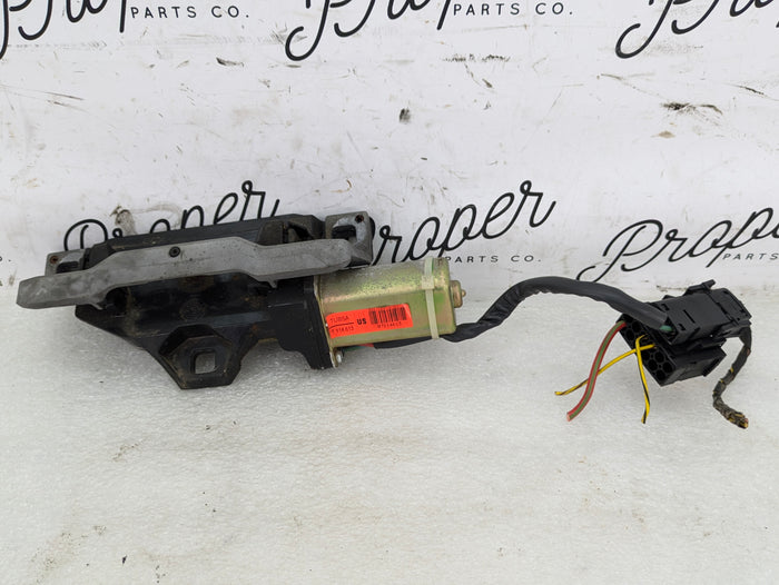 BMW E61 530xi 550i 545i 525xi Wagon Rear Trunk Lid Tailgate Power Lock 7114613