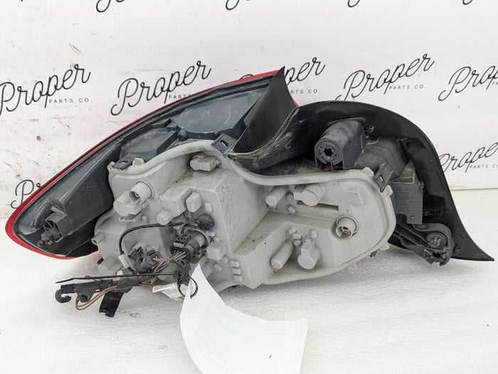 BMW F22 F23 228xi 230xi M235xi M240xi F87 M2 Pre-LCI Right/Passenger Side Tail Light Assembly 7295428