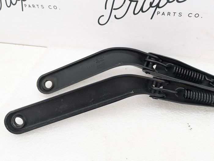 BMW E82 E88 135i 128i Left & Right Windshield Wiper Arms Set Pair 7169971/7169972