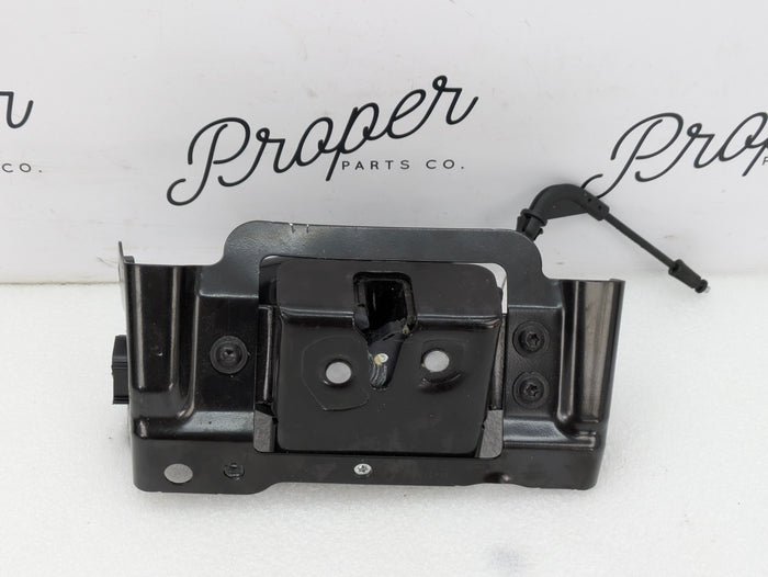 Chevrolet C7 Corvette Stingray Rear Trunk/Hatch Lock Latch Actuator Motor W/Bracket 23256177