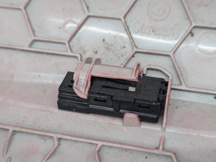 BMW F32 F33 F36 F30 F31 F34 440xi 435xi 340i 335i Center Dash Lower Cover Trim Panel Coral Red 9218562