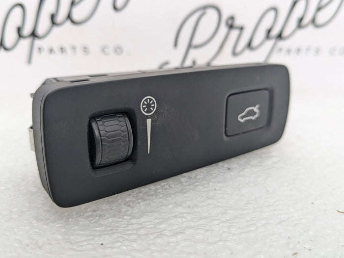 2021 Volvo V60 T6 R-Design Dimmer Switch & Hatch Button 31443873
