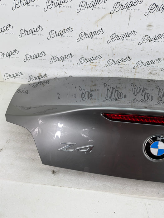 BMW E85 E86 Z4 3.0i 3.0si 2.5i Roadster Trunk Lid Sterling Grey Metallic (472) 41627068277