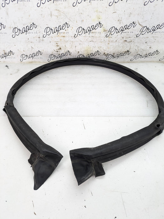 Chevrolet C7 Corvette Stingray Z51 Coupe Targa Roof Top Rear Weatherstrip Rubber Gasket Seal 20984879