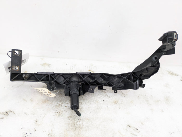 BMW E90 E91 335xi 328xi LCI Front Right Headlight Arm Bracket Mount 7138402