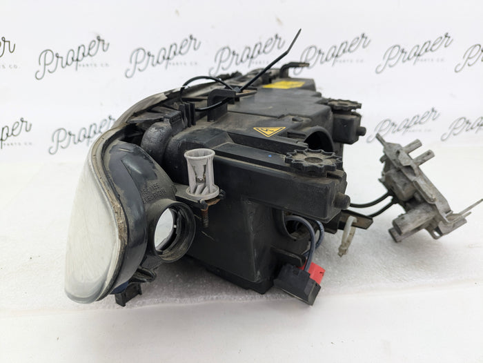 BMW E46 330i 325i Sedan/Wagon LCI Front Left Bi-Xenon Headlight 6910975 *For Parts*