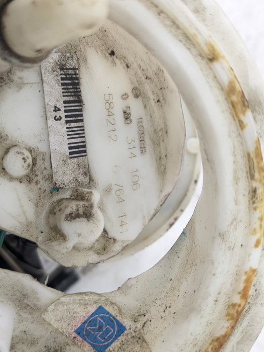 BMW E60 E61 M5/E63 E64 M6 Fuel Pump W/Level Sensor Right 6764141/16117373524 *DAMAGED*