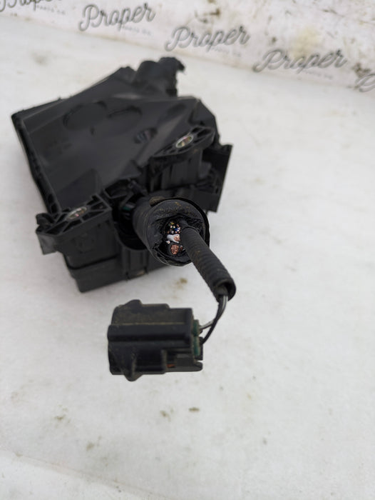 Toyota GZEA14 GR Corolla Engine Bay Relay Fuse Box Panel 82662-12G70 *DAMAGED*