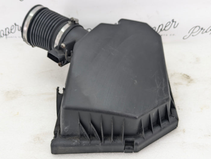 BMW E60 E61 M5/E63 E64 M6 Left/Driver Side Intake Air Box Filter Housing Top & MAF 13717853884/7834213 *DAMAGED*