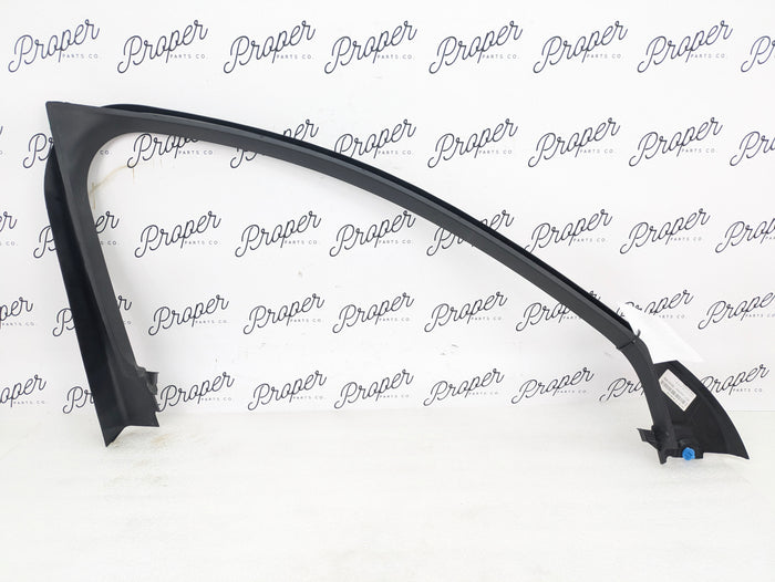 2021 Volvo V60 T6 R-Design Right/Passenger Side Front Door Interior Window Molding Trim 30747466