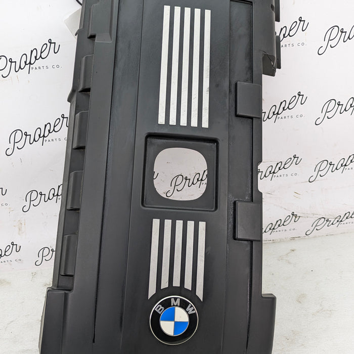 BMW E82 E88 E90 E92 E93 335is 335xi 335i N54 Engine Coil Pack Cylinder Head Cover Trim 11127575036 *Damaged*