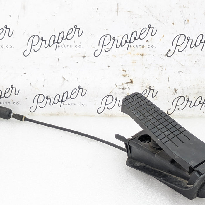 Porsche 996.2 911 Carrera 4 Accelerator Throttle Gas Pedal W/Cable 99642302903/99642338401