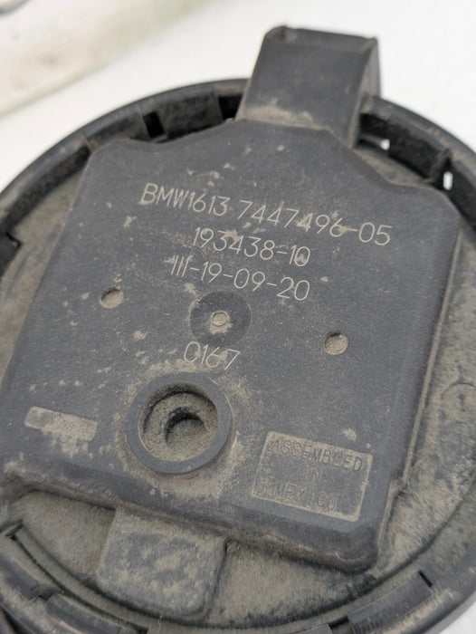 BMW G22 430xi Fuel Vapour Charcoal Canister Leak Detection Pump & Bracket 7447496