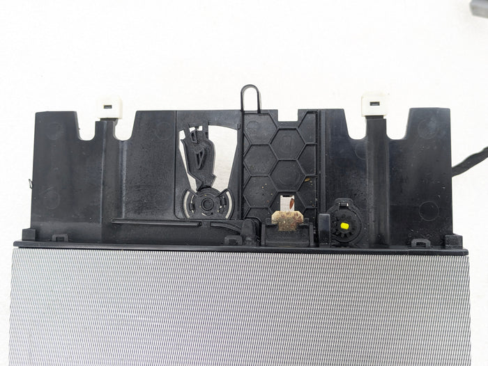 2021 Volvo V60 T6 R-Design Center Console Storage W/12V Power Outlet & Silver Trim 31398028/32275471