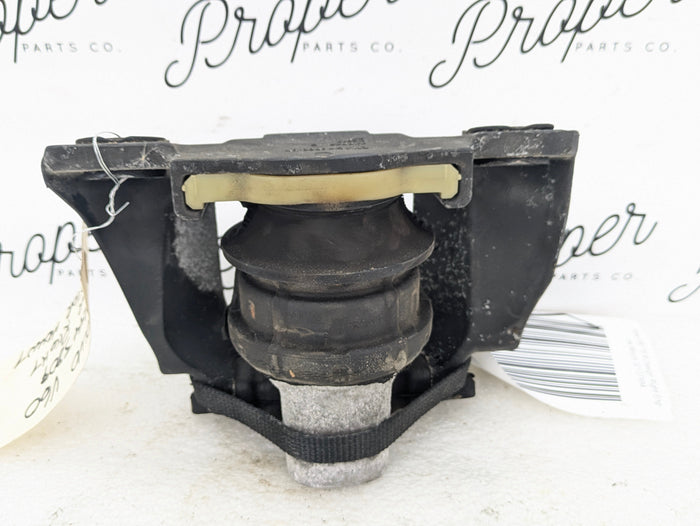 2021 Volvo V60 T6 R-Design Right/Passenger Side Engine Motor Mount 32137494