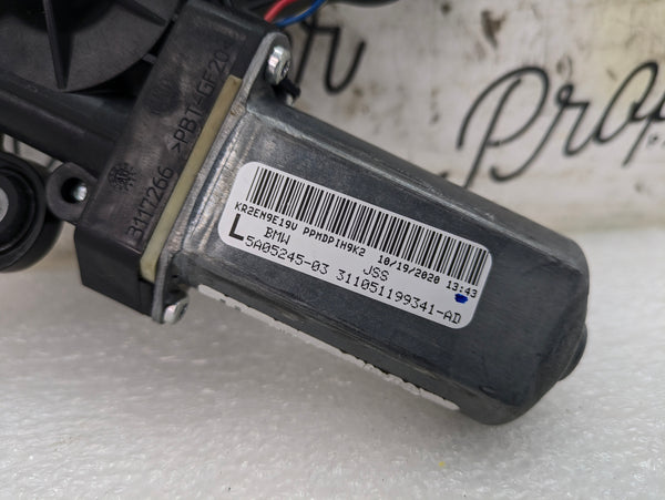 BMW G22 430ix Coupe Left/Driver Side Seatbelt Handover Feeder Motor Assembly 5A05245