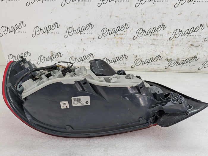 BMW F22 F23 228xi M235xi 230xi M240xi F87 M2 Pre-LCI Right/Passenger Side Tail Light Assembly 7295428