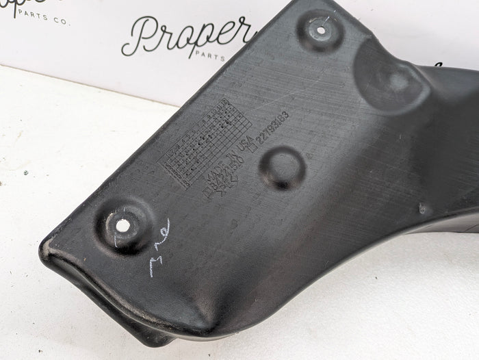 Chevrolet C7 Corvette Stingray Rear Left/Driver Side Automatic Transmission Fluid Cooler Air Duct 84241510/22793183