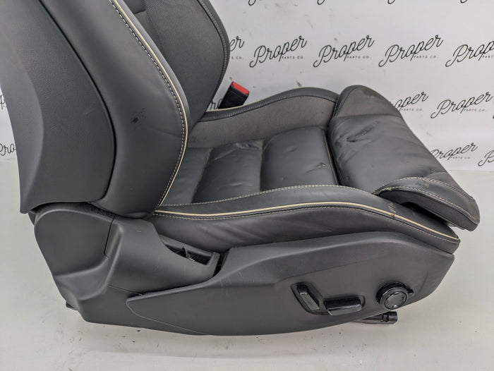 2021 Volvo V60 T6 R-Design Front Right/Passenger Side Black Leather Heated Seat *DAMAGED*