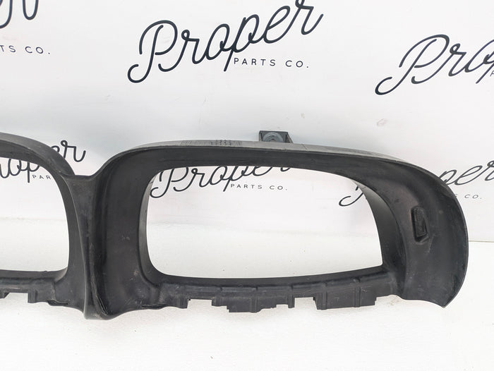 BMW E82 E88 135i 128i Front Radiator Support Upper Air Duct 51747189263